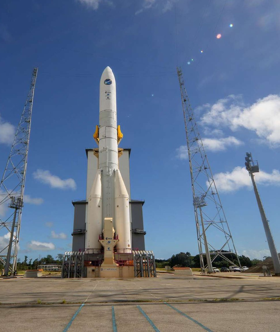 Cohetes: cómo se combinan los motores sólidos y líquidos para llegar al espacio
