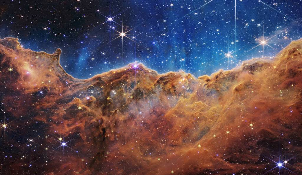 Región de formación estelar de la nebulosa Carina observada por Webb.